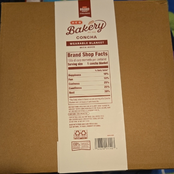 H-E-B Bakery Wearable Blanket with Hood - Picture 5 of 7